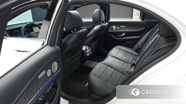Mercedes-Benz E-Class W213 2022 Белый из Кореи, фото 3