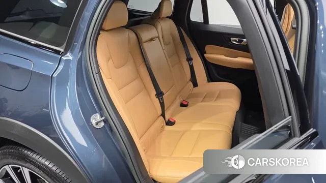 Volvo V60 Cross-Country 2nd Generation 2023 Синий из Кореи, фото 3