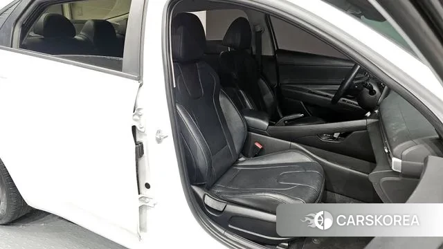 Hyundai Avante (CN7) 2022 Белый из Кореи, фото 3