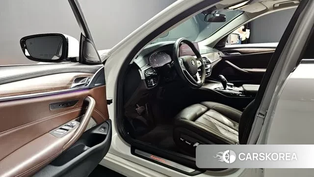 BMW 5 Series (G30) 2020 Белый из Кореи, фото 3