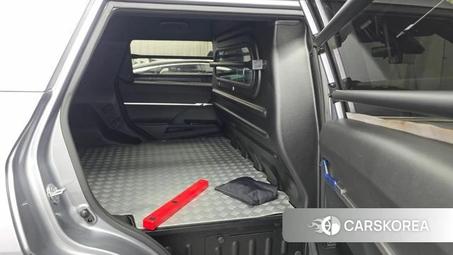 Ssangyong The New Torres 2025 Серебристо-серый из Кореи, фото 3