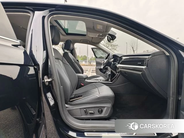 Volkswagen Passat 2023 Черный из Китая, фото 3