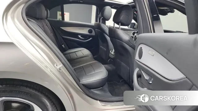 Mercedes-Benz E-Class W213 2021 Песочный из Кореи, фото 3