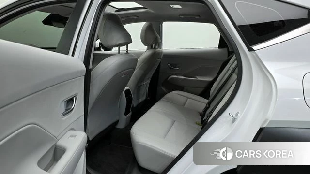 Hyundai Kona (SX2) 2023 Белый из Кореи, фото 3