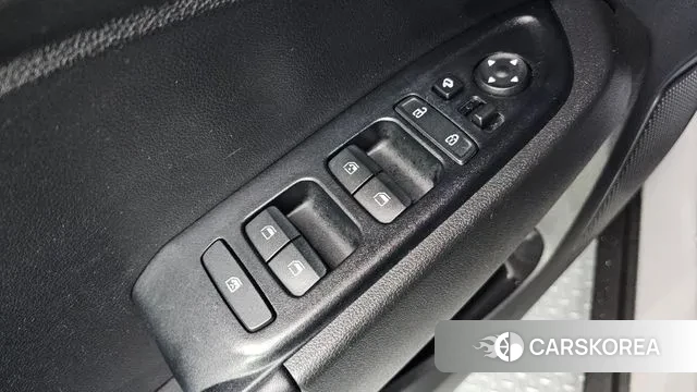 Hyundai Venue 2021 Серебристо-серый из Кореи, фото 3