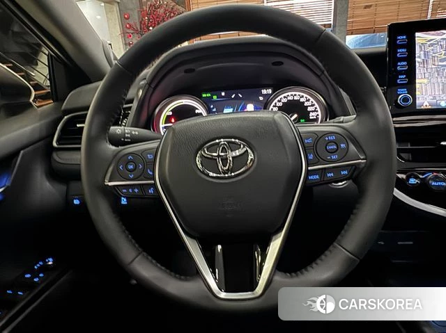 Toyota Camry (XV70) 2024 Белый из Кореи, фото 3