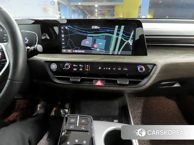 Kia K8 2023 Серебристо-серый из Кореи, фото 3
