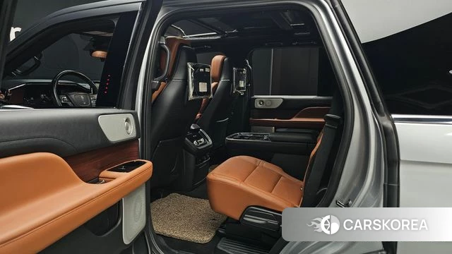 Lincoln Navigator 4th generation 2021 Серебристо-серый из Кореи, фото 3