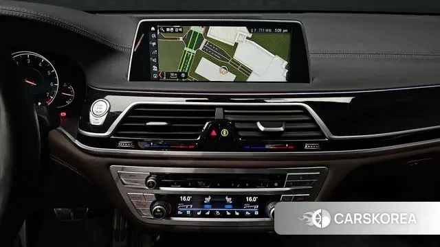 BMW 7 Series (G11) 2018 Черный из Кореи, фото 3
