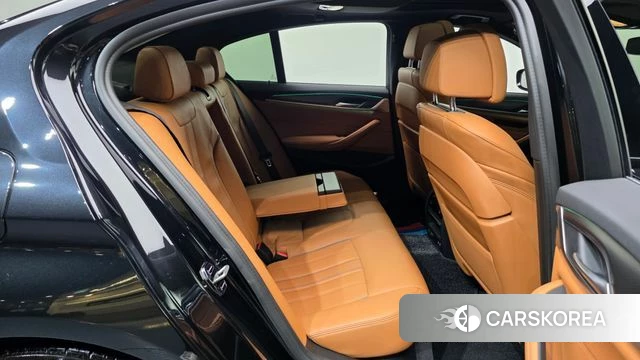 BMW 5 Series (G30) 2021 Черный из Кореи, фото 3