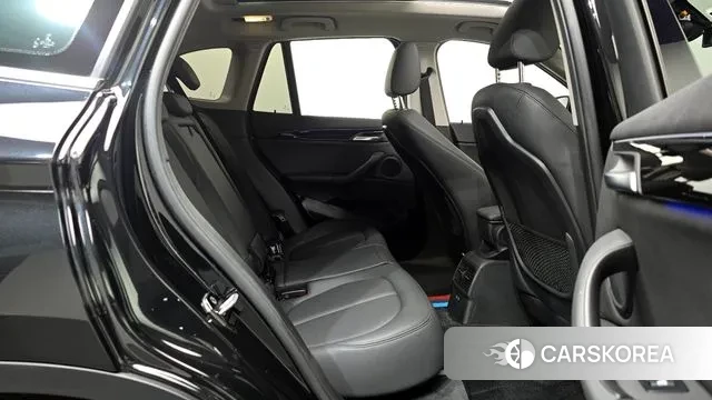 BMW X1 (F48) 2022 Черный из Кореи, фото 3