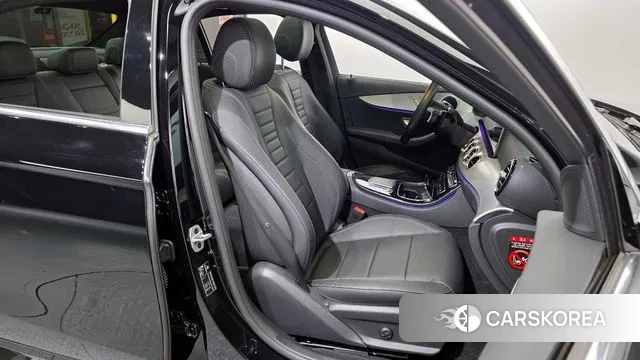 Mercedes-Benz E-Class W213 2021 Черный из Кореи, фото 3