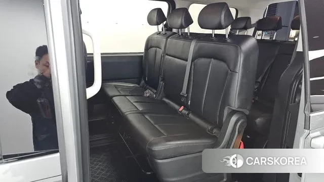 Hyundai Staria 2023 Серебряный из Кореи, фото 3