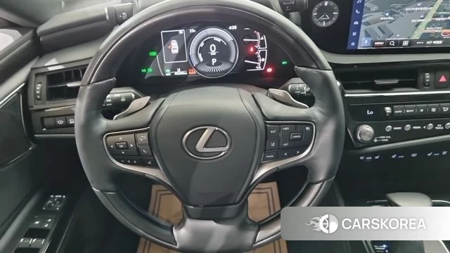 Lexus ES300h 7th generation 2023 Серебристо-серый из Кореи, фото 3