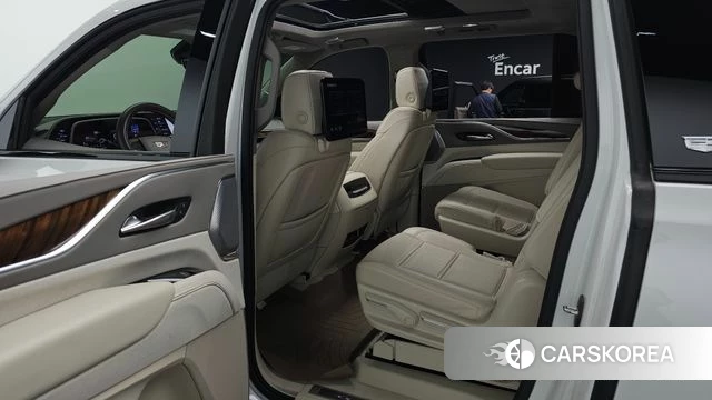 Cadillac Escalade 5th Generation 2023 Белый из Кореи, фото 3