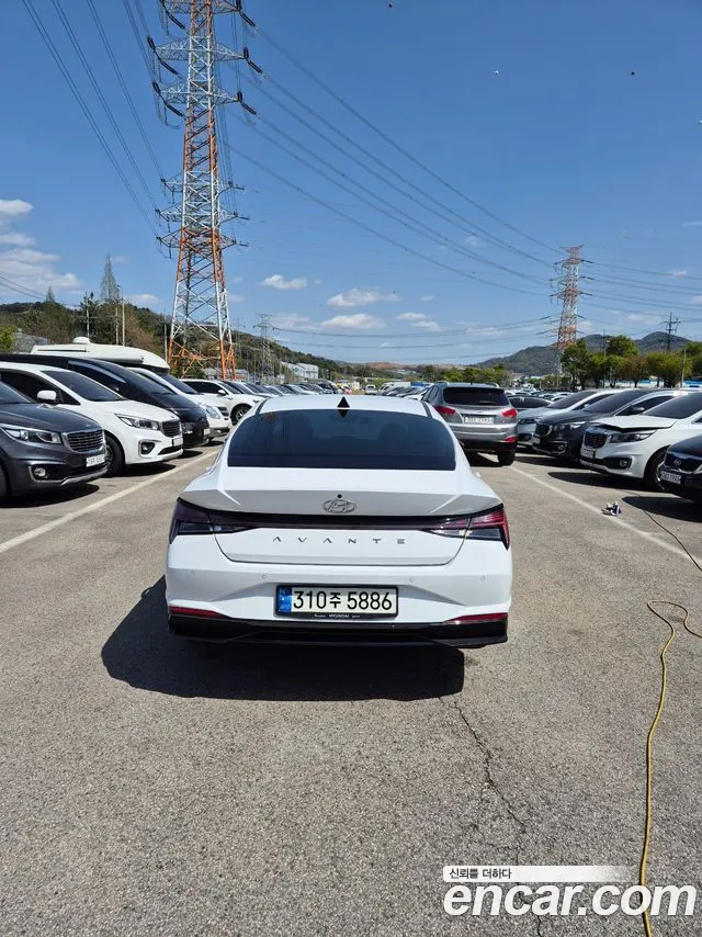 Hyundai Avante Hybrid (CN7) 2022 Белый из Кореи, фото 3