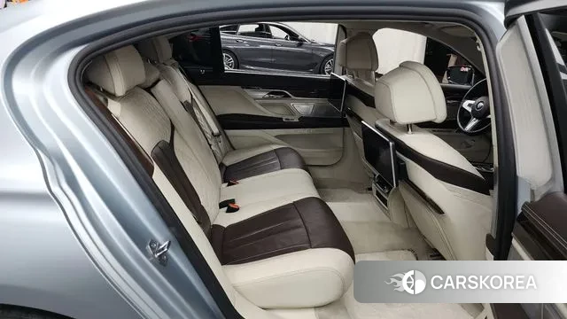 BMW 7 Series (G11) 2018 Небесно-голубой из Кореи, фото 3