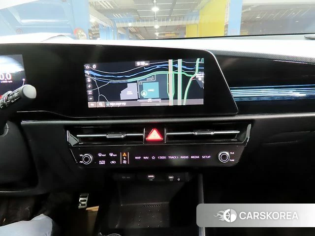 Kia Di Ol Nu Niro 2022 Темно-зеленый из Кореи, фото 3