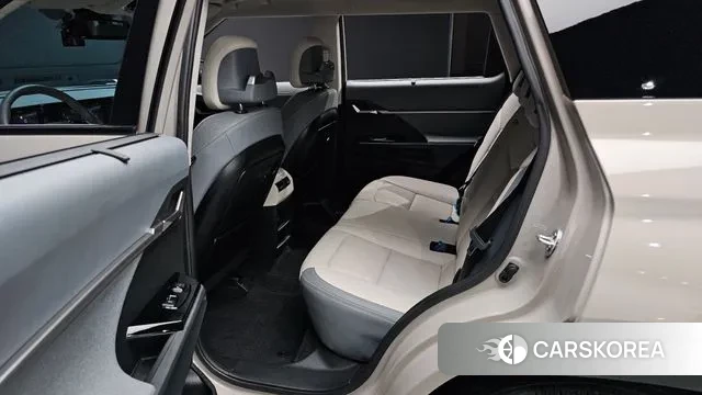 Ssangyong Torres EVX 2023 Серебристо-серый из Кореи, фото 3