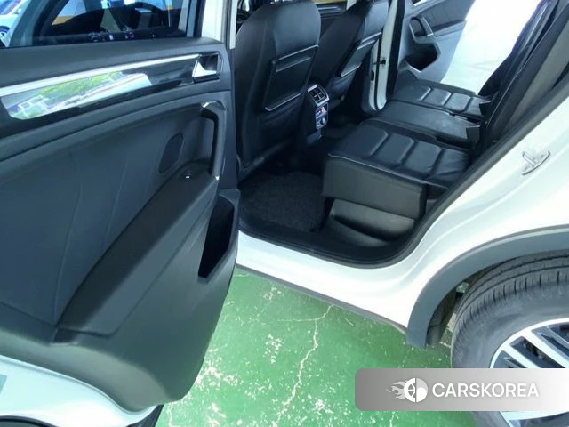 Volkswagen Tiguan second Generation 2018 Белый из Кореи, фото 3