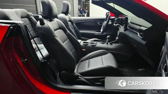 Ford Mustang 7th Generation 2024 Красный из Кореи, фото 3