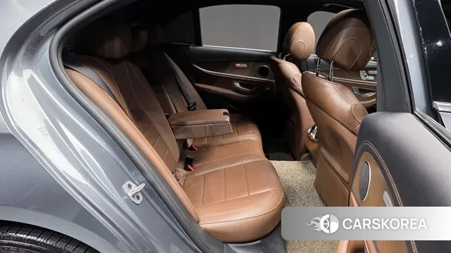 Mercedes-Benz E-Class W213 2021 Серый из Кореи, фото 3