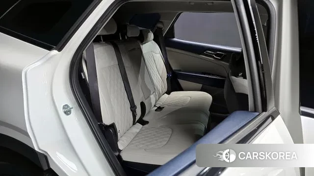 Kia Sportage 5th Generation Hybrid 2023 Белый из Кореи, фото 3