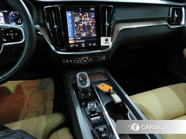 Volvo S60 3rd generation 2021 Белый из Кореи, фото 3