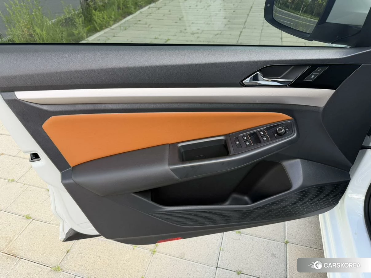 Volkswagen Bora 2022 Белый из Китая, фото 3
