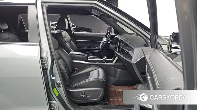 Ssangyong Torres 2023 Темно-зеленый из Кореи, фото 3