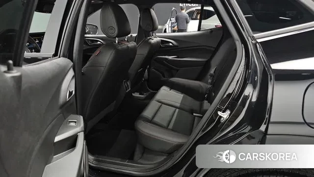 Chevrolet (GM Daewoo) Trax Crossover 2023 Белый из Кореи, фото 3