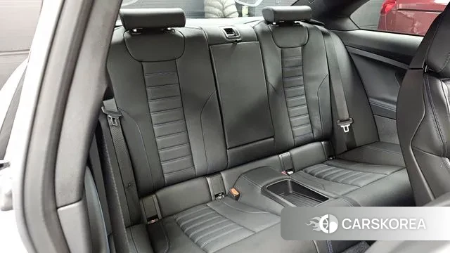 BMW 2 Series (G42) 2023 Светло-серебряный цвет из Кореи, фото 3