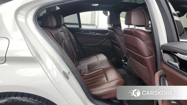 BMW 5 Series (G30) 2021 Белый из Кореи, фото 3