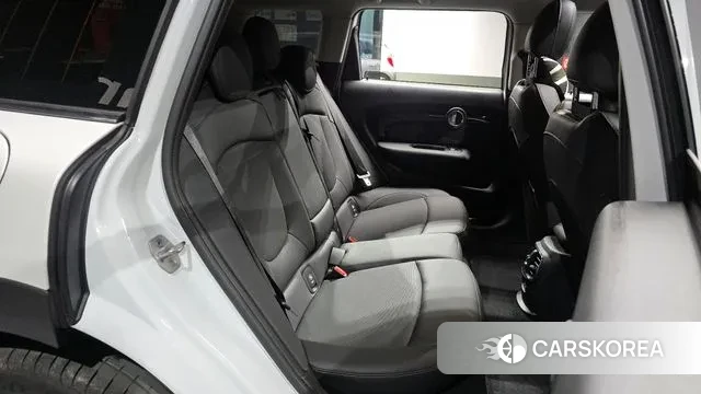 Mini Cooper Clubman 2023 Белый из Кореи, фото 3