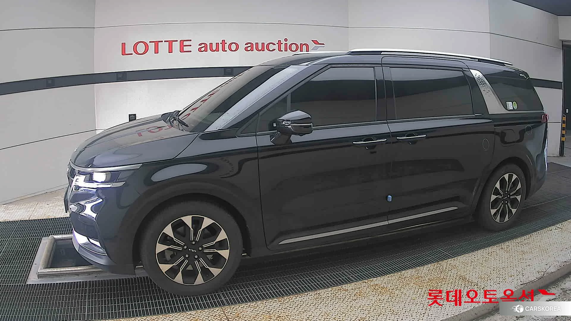Kia Carnival 2023 Черный из Кореи, фото 3