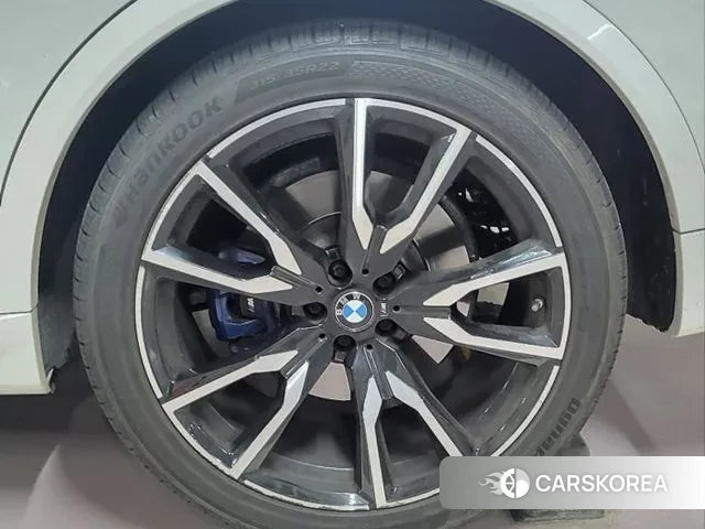 BMW X7 (G07) 2021 Белый из Кореи, фото 3