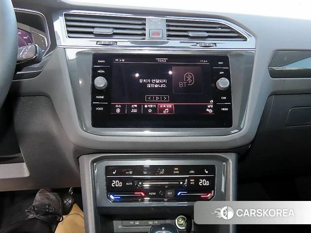 Volkswagen Tiguan second Generation 2022 Белый из Кореи, фото 3