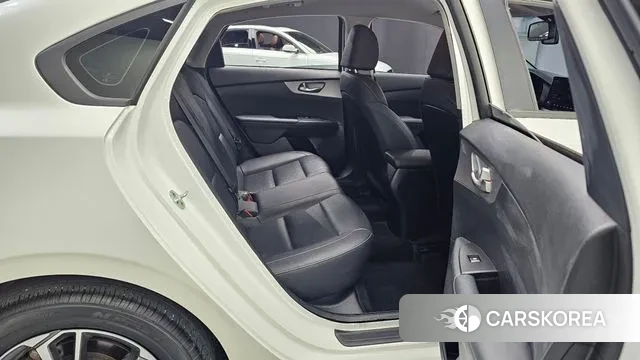 Kia The New K3 2nd generation 2021 Белый из Кореи, фото 3