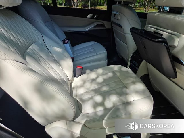 BMW X7 (G07) 2025 Белый из Кореи, фото 3