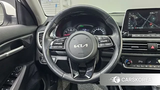 Kia Seltos 2022 Белый из Кореи, фото 3