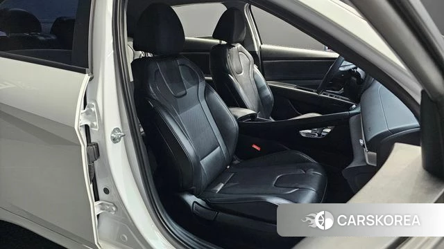 Hyundai Avante Hybrid (CN7) 2023 Белый из Кореи, фото 3