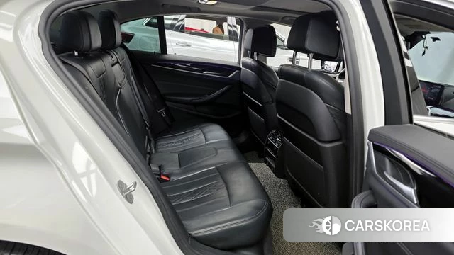 BMW 5 Series (G30) 2019 Белый из Кореи, фото 3