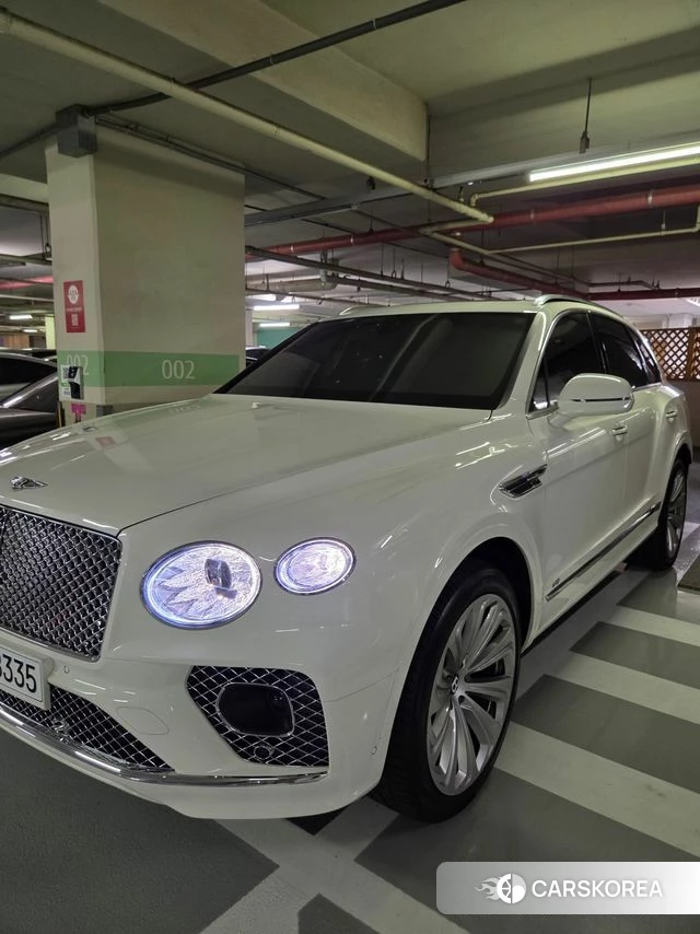 Bentley Bentayga 2021 Белый из Кореи, фото 3