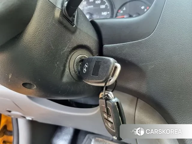 Hyundai The New Grand Starex 2019 Желтый из Кореи, фото 3