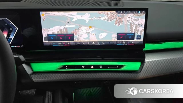 BMW 5 Series (G60) 2025 Черный из Кореи, фото 3