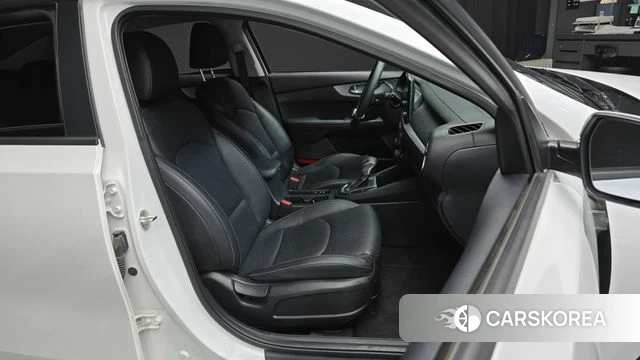 Kia The New K3 2nd generation 2022 Белый из Кореи, фото 3