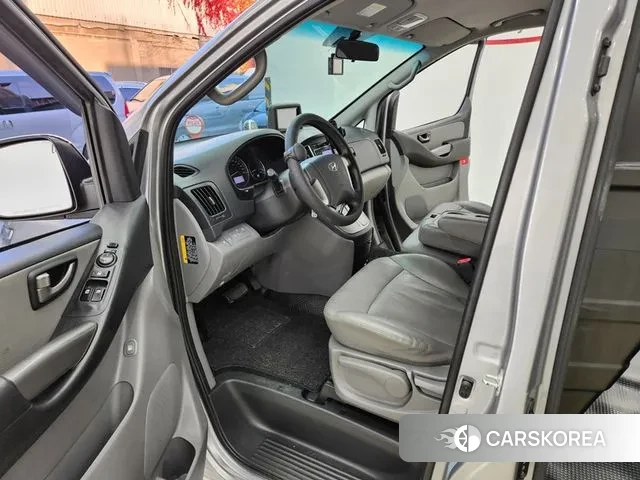 Hyundai The New Grand Starex 2018 Серебристо-серый из Кореи, фото 3