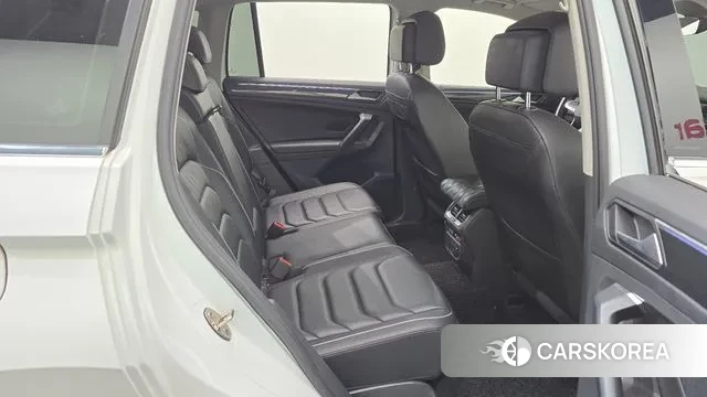 Volkswagen Tiguan second Generation 2021 Белый из Кореи, фото 3