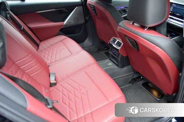 BMW i5 2025 Черный из Китая, фото 3