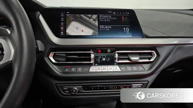 BMW 1 Series (F40) 2022 Серебристо-серый из Кореи, фото 3